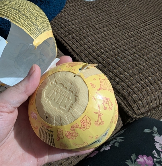 Mini verse Make It Mini Capsule Lifestyle Series 1 - Purple Photos #1 - Picture 3 of 7